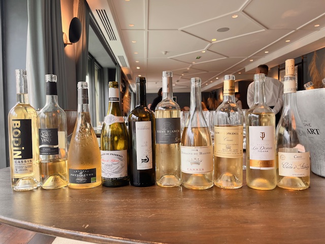 Cassis blancs 2024 : les calanques côté ombre