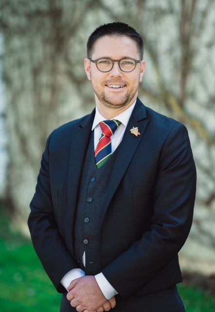 Mikaël Grou élu meilleur sommelier de Suisse 2025