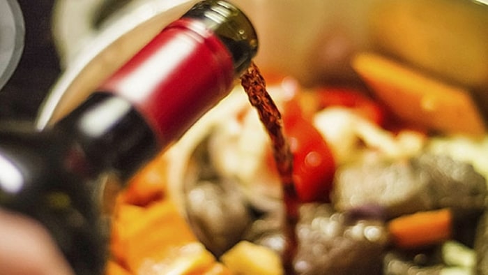 Peut-on cuisiner avec un grand vin ?
